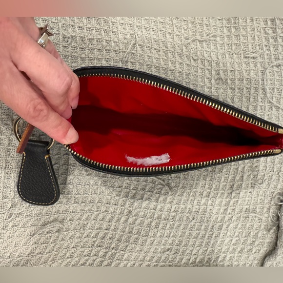 Dooney&Burke Small black leather wristlet with a Tan trim - Picture 5 of 5
